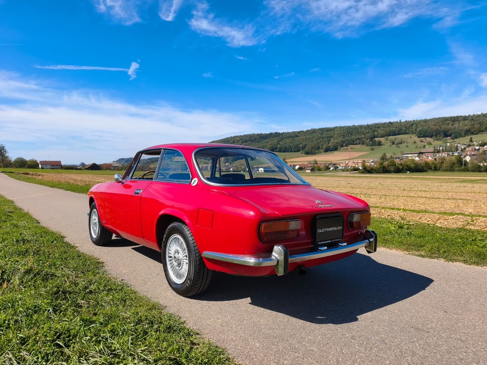 Alfa Romeo GTV 2000 Coupé