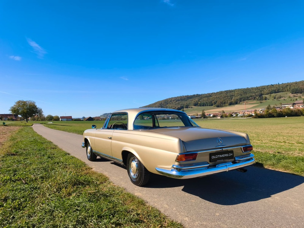 Mercedes-Benz 220 SEb Coupé