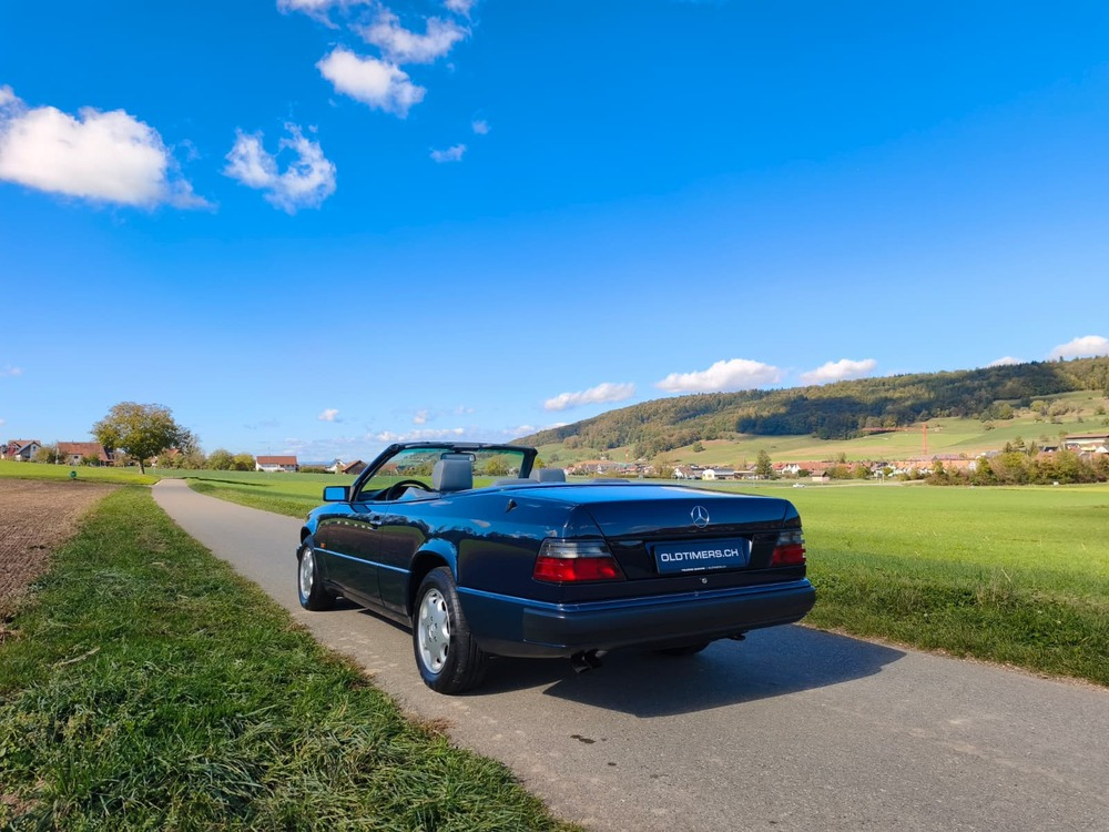 Mercedes-Benz 300 CE-24 Cabriolet