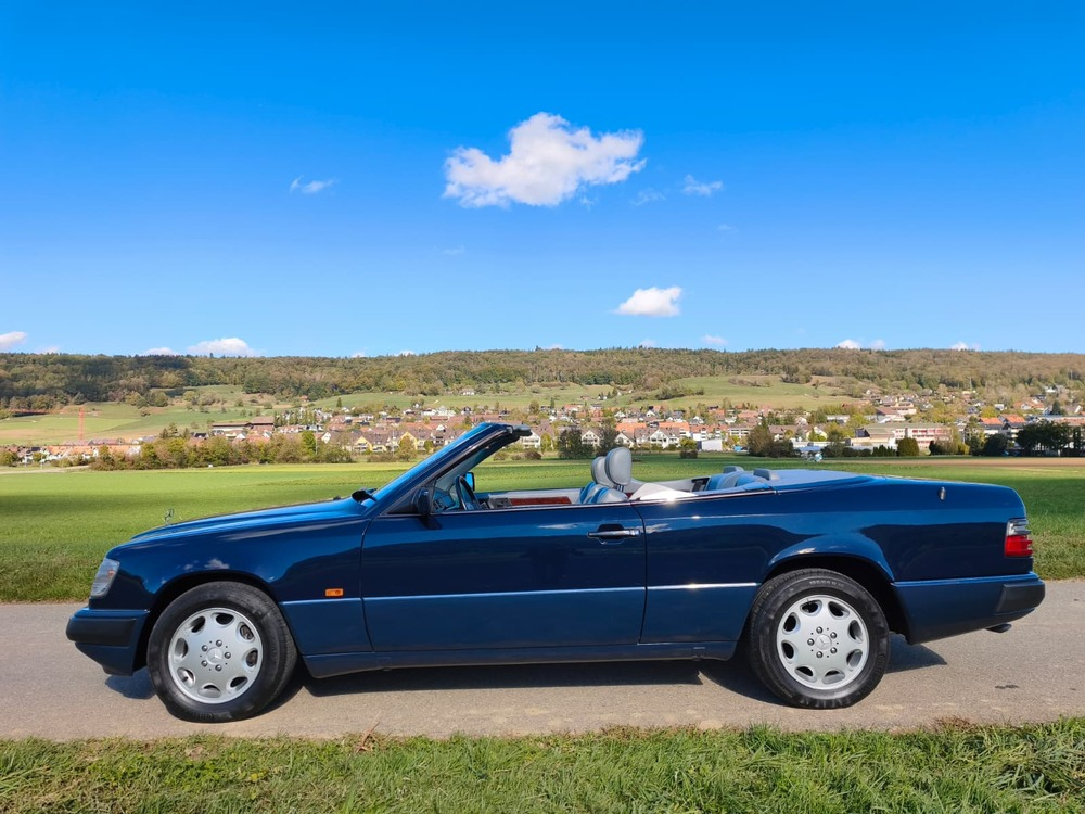 Mercedes-Benz 300 CE-24 Cabriolet