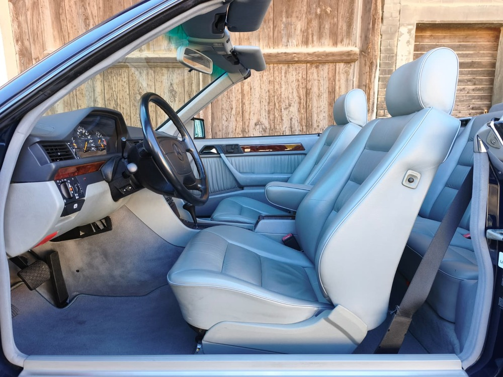 Mercedes-Benz 300 CE-24 Cabriolet