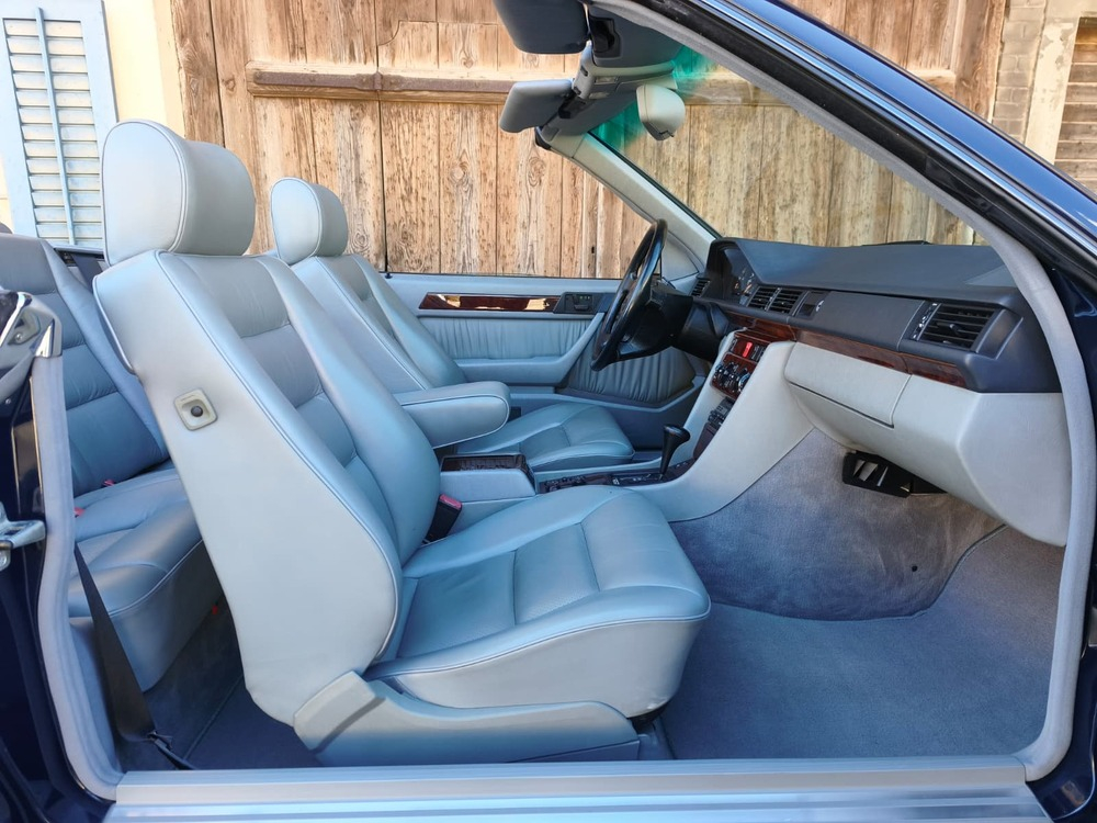 Mercedes-Benz 300 CE-24 Cabriolet
