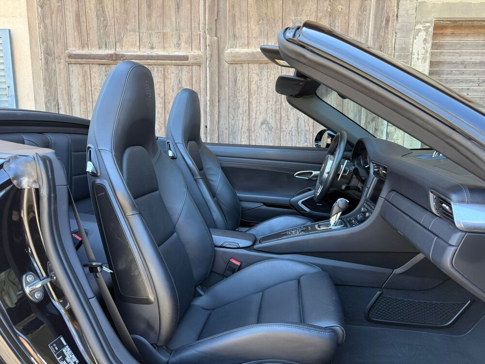 Porsche 911 Carrera 4 GTS PDK Cabriolet
