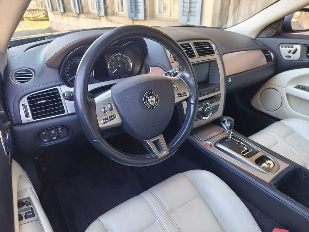 Jaguar XK 4.2 V8 Coupé