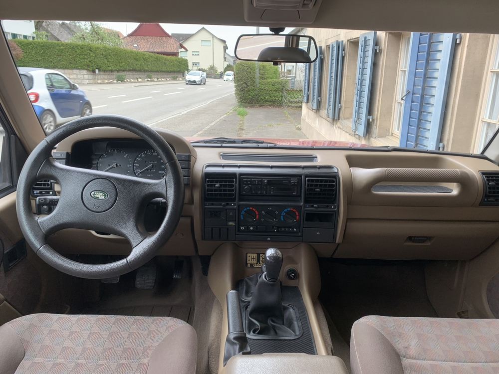 Land Rover Discovery 3.9i Geländewagen