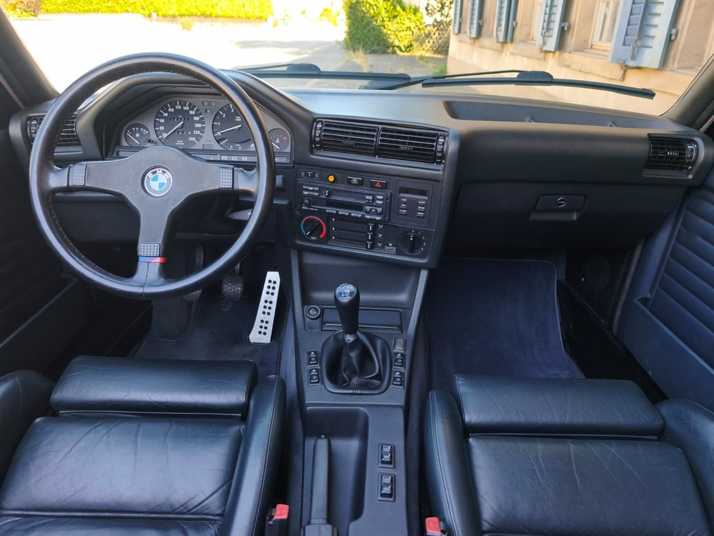 BMW 325i Cabriolet