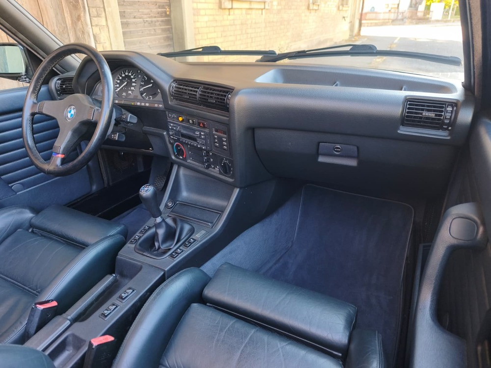 BMW 325i Cabriolet
