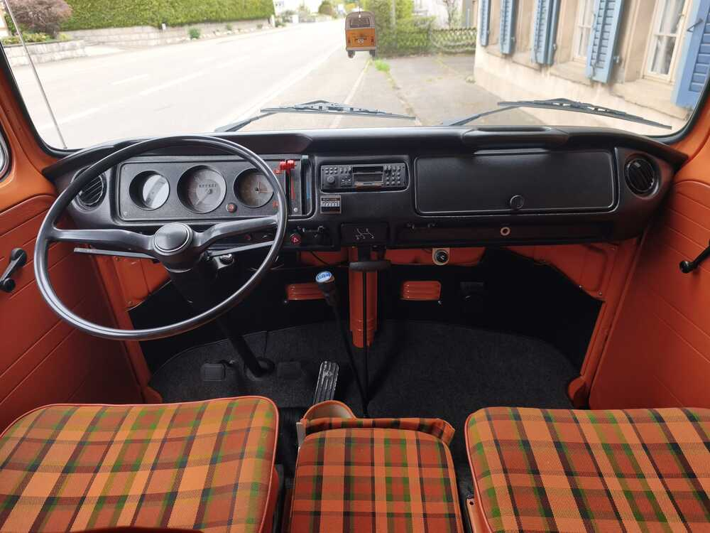 VW T2b Westfalia Camper