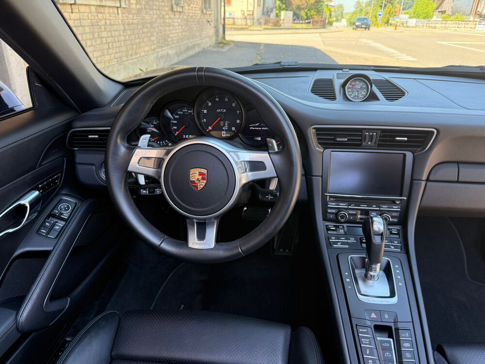 Porsche 911 Carrera 4 GTS PDK Cabriolet