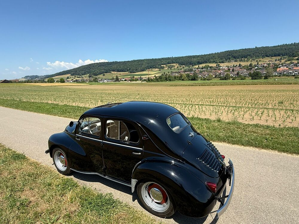Renault 4 CV Limousine
