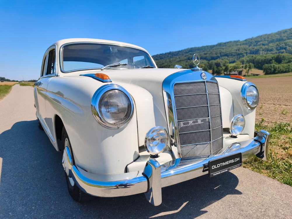 Mercedes-Benz 219 Limousine