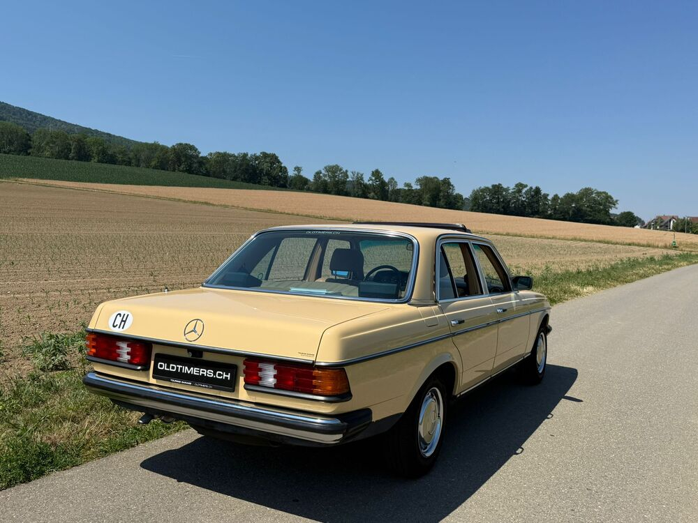 Mercedes-Benz 230 E Limousine