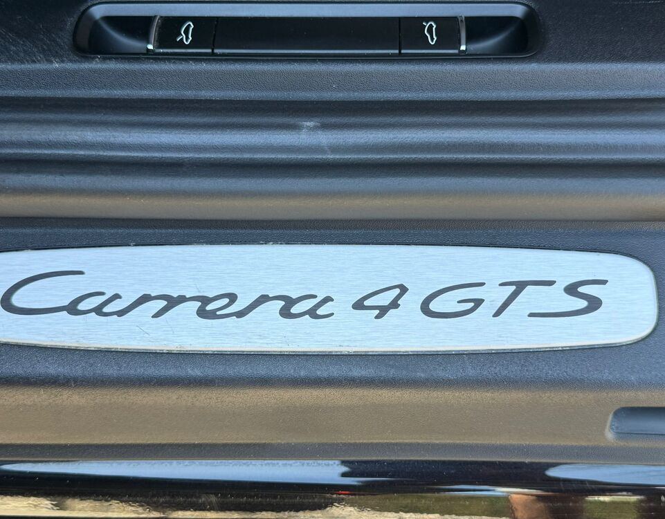 Porsche 911 Carrera 4 GTS PDK Cabriolet