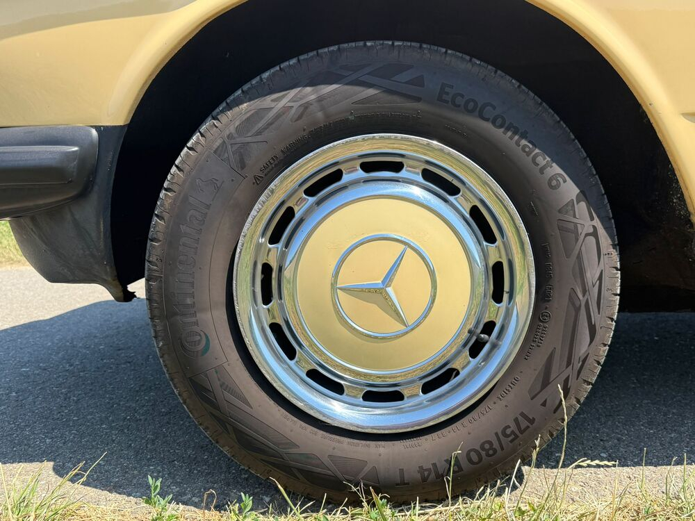 Mercedes-Benz 230 E Limousine