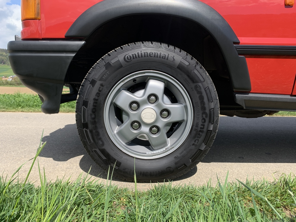 Land Rover Discovery 3.9i Geländewagen