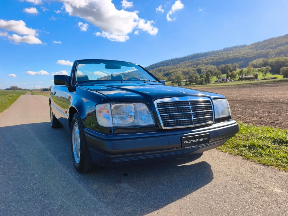 Mercedes-Benz 300 CE-24 Cabriolet