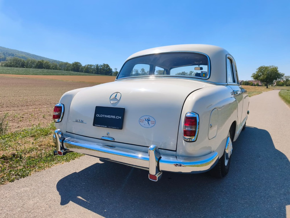 Mercedes-Benz 219 Limousine