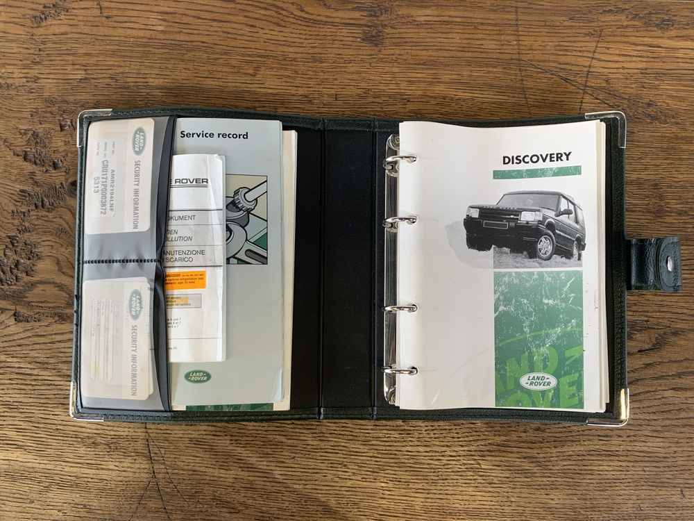 Land Rover Discovery 3.9i Geländewagen