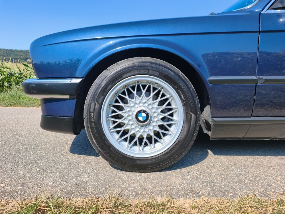 BMW 325i Cabriolet