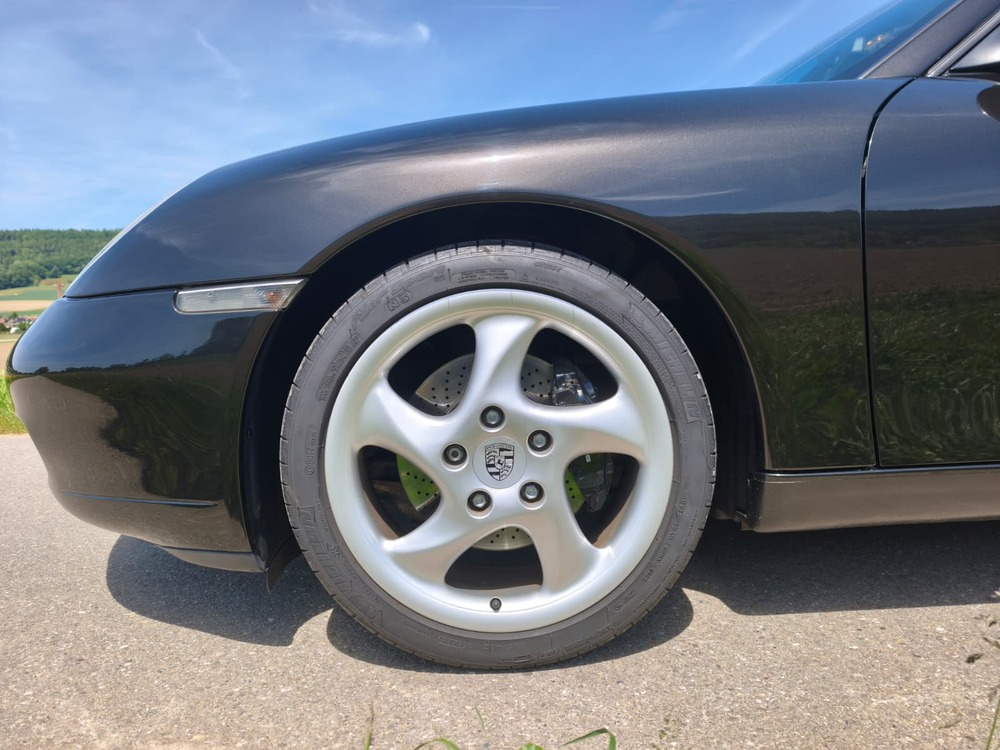 Porsche 911 Carrera Cabriolet