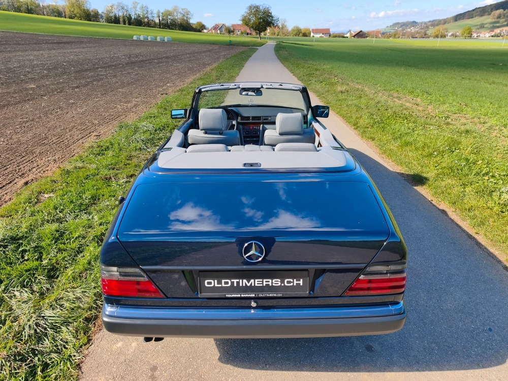 Mercedes-Benz 300 CE-24 Cabriolet