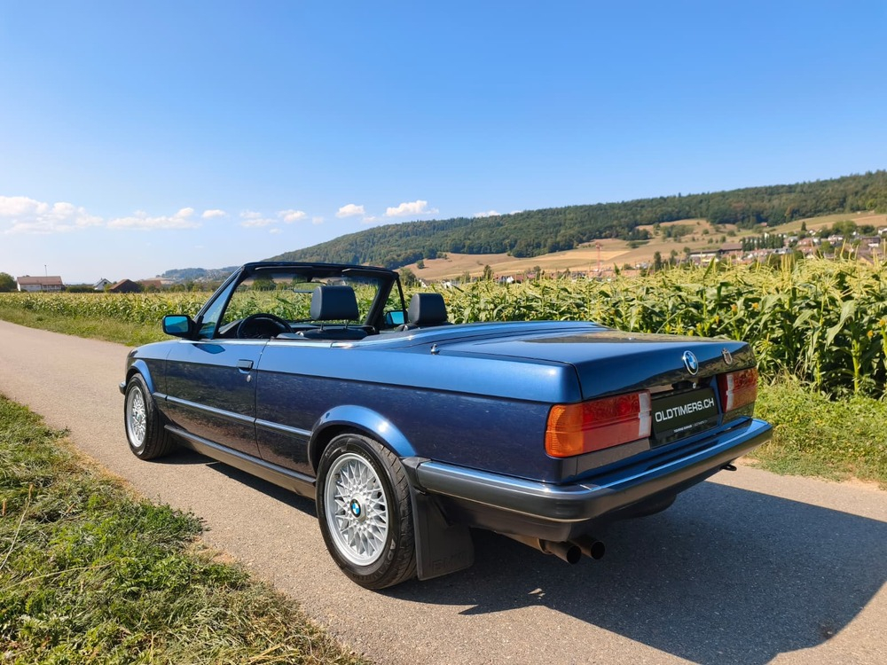BMW 325i Cabriolet