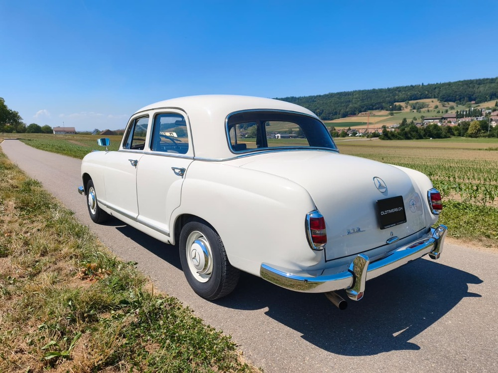Mercedes-Benz 219 Limousine