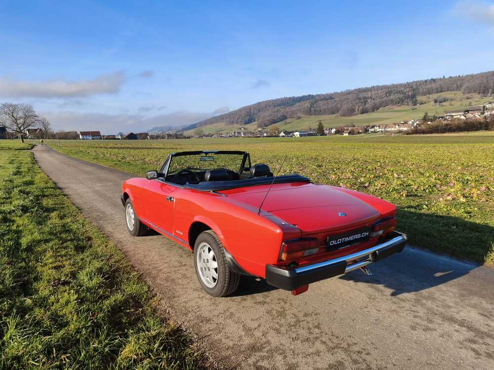 Fiat 124 Spider Cabriolet