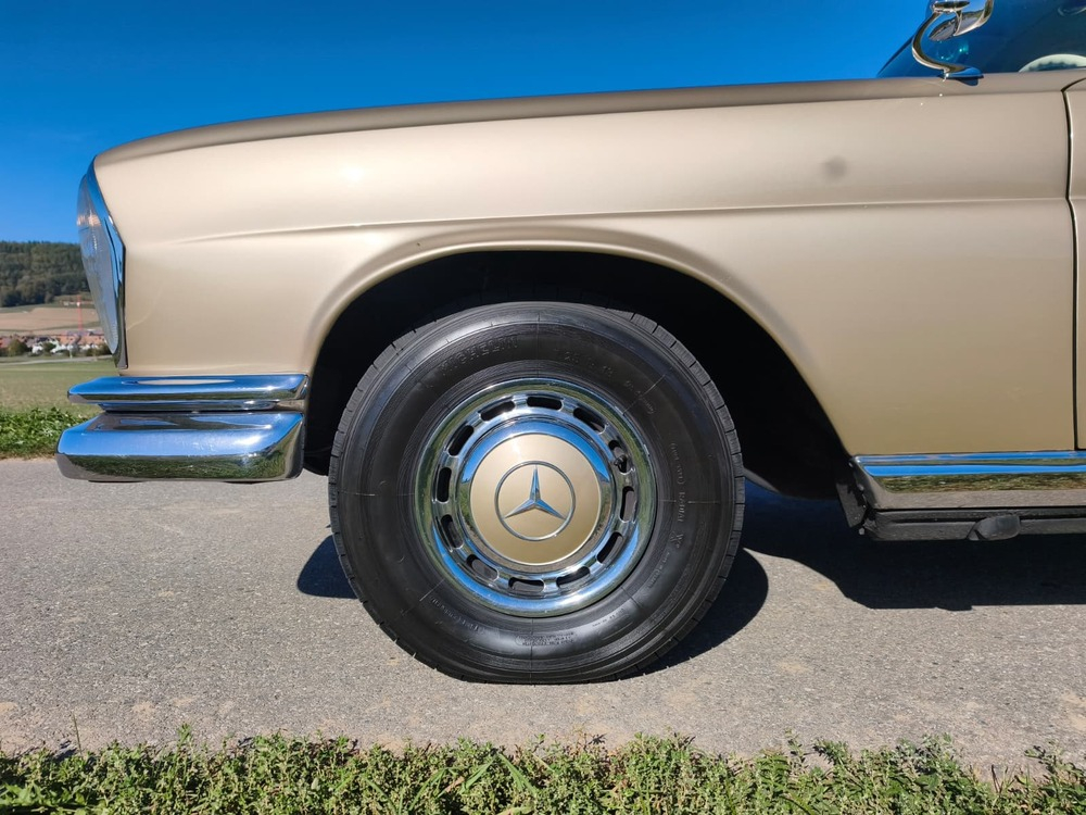 Mercedes-Benz 220 SEb Coupé