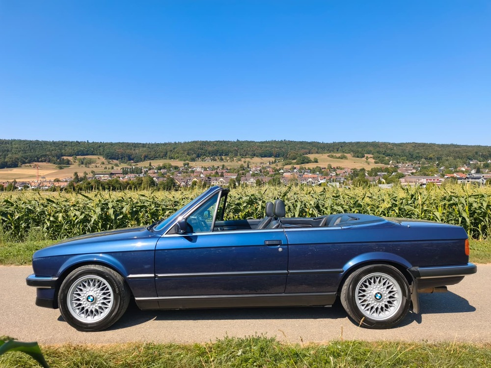 BMW 325i Cabriolet