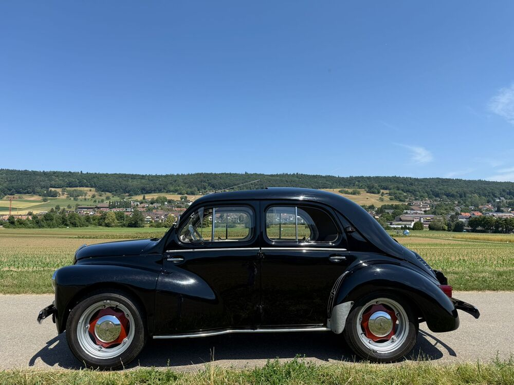 Renault 4 CV Limousine