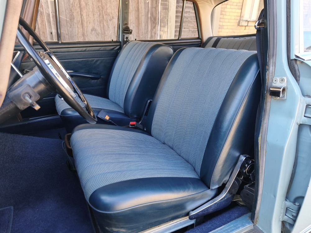 Mercedes-Benz 200 Heckflosse Limousine