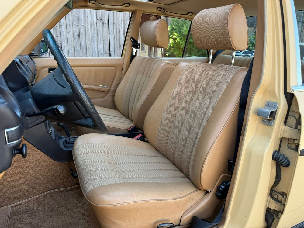Mercedes-Benz 230 E Limousine