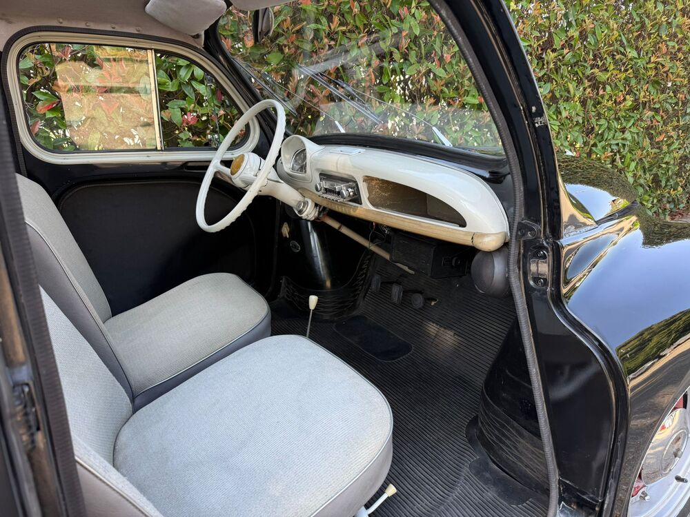 Renault 4 CV Limousine