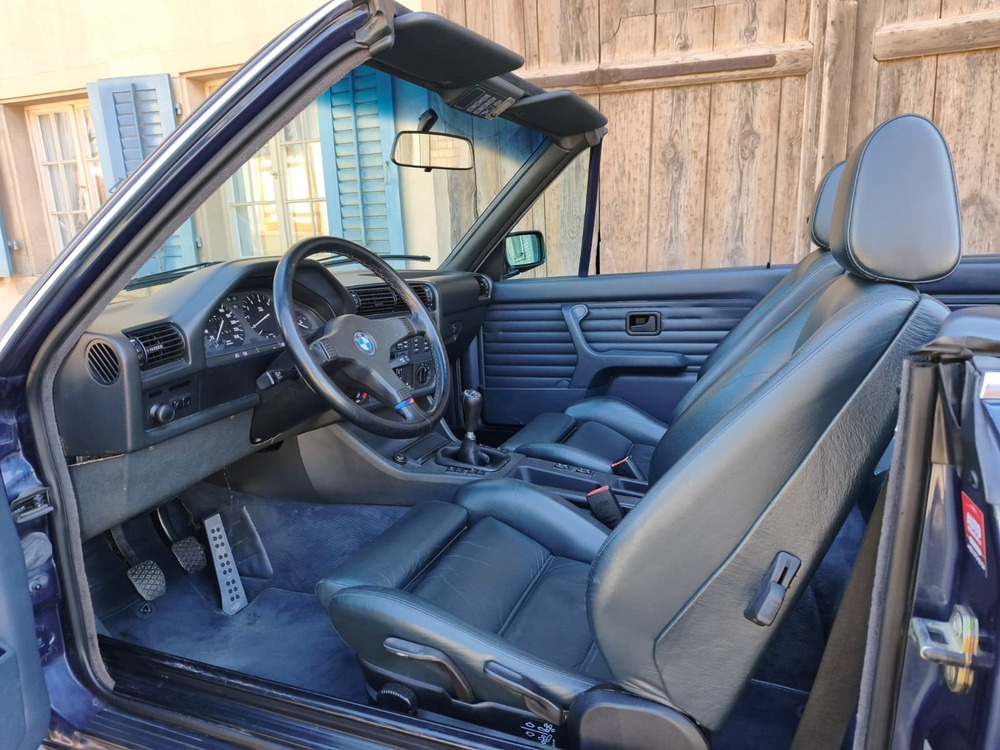 BMW 325i Cabriolet