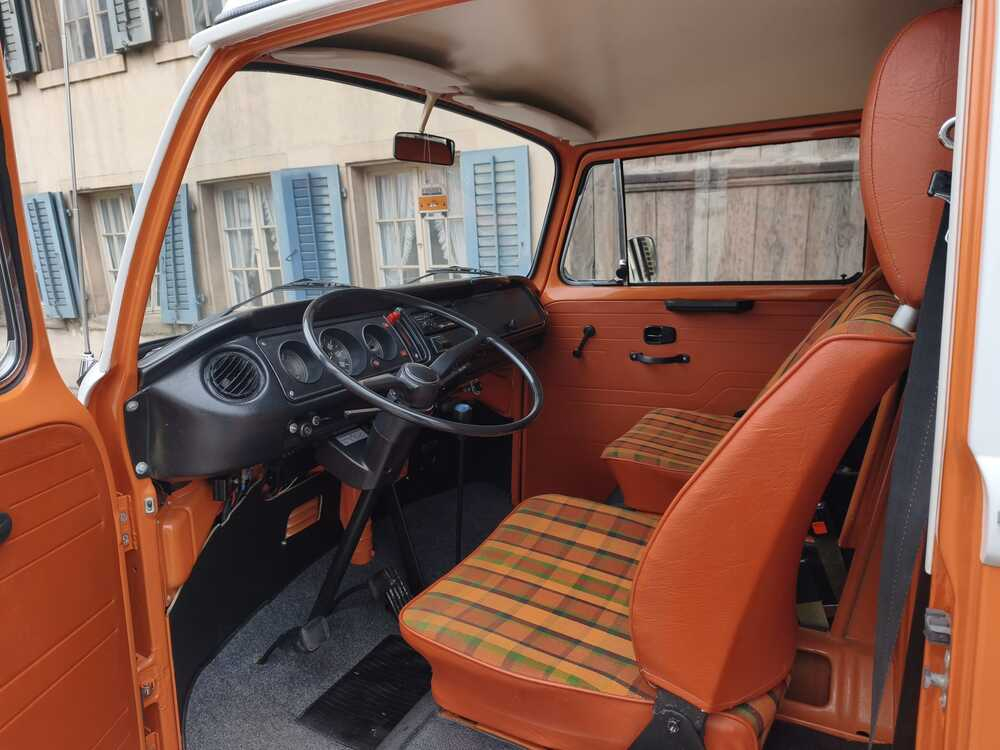 VW T2b Westfalia Camper