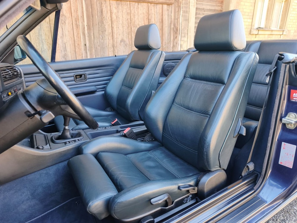 BMW 325i Cabriolet