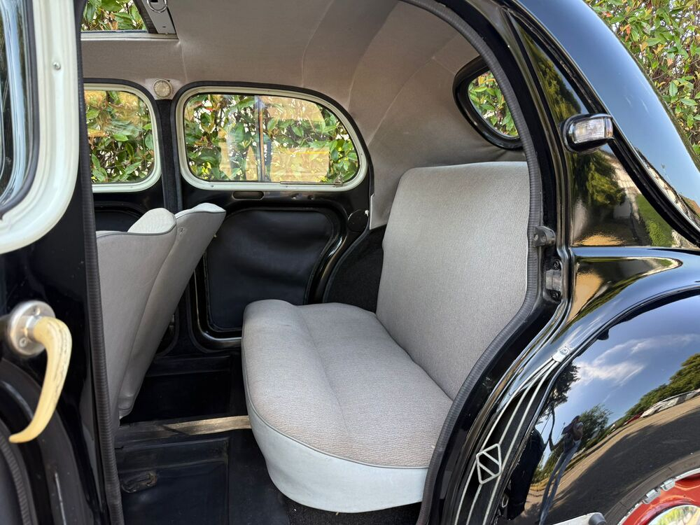 Renault 4 CV Limousine