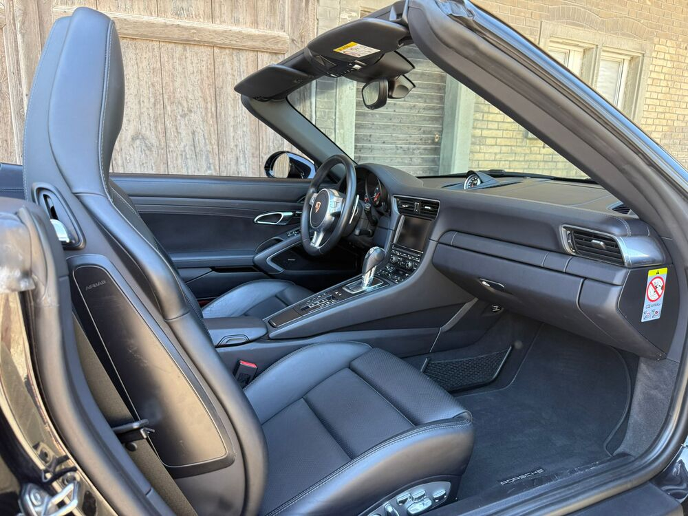 Porsche 911 Carrera 4 GTS PDK Cabriolet