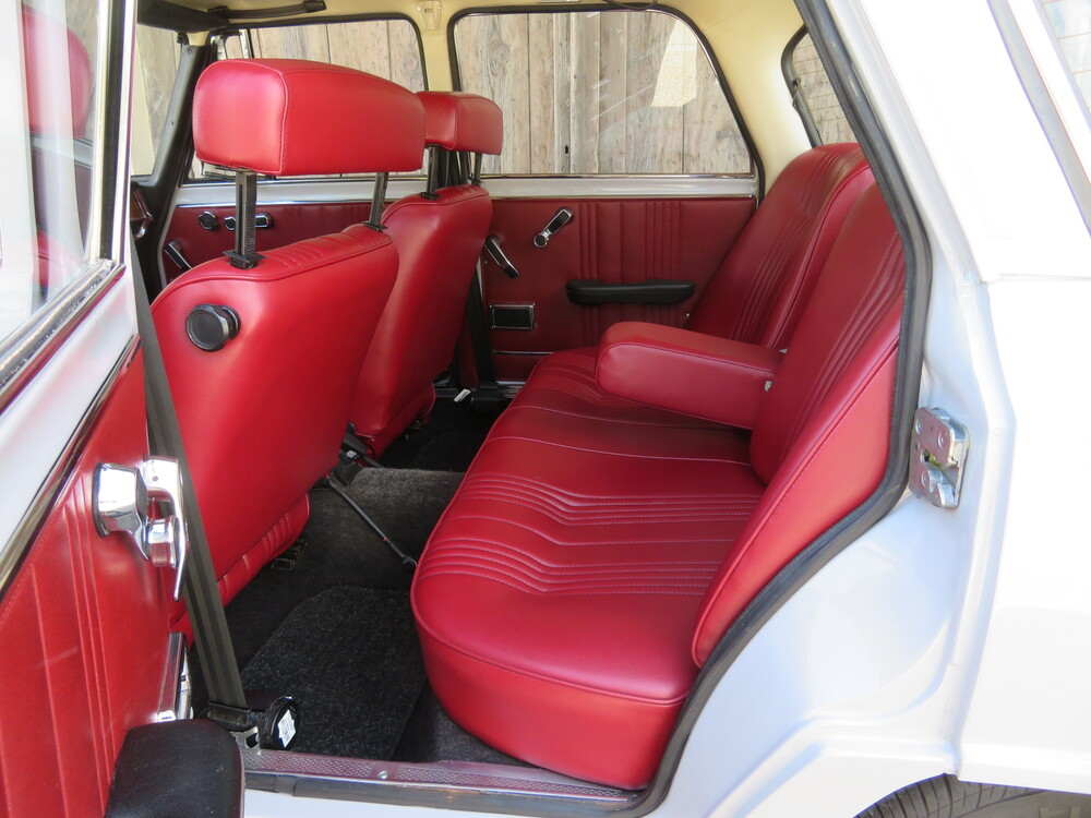 Alfa Romeo Giulia Nuova Super 1300 Limousine