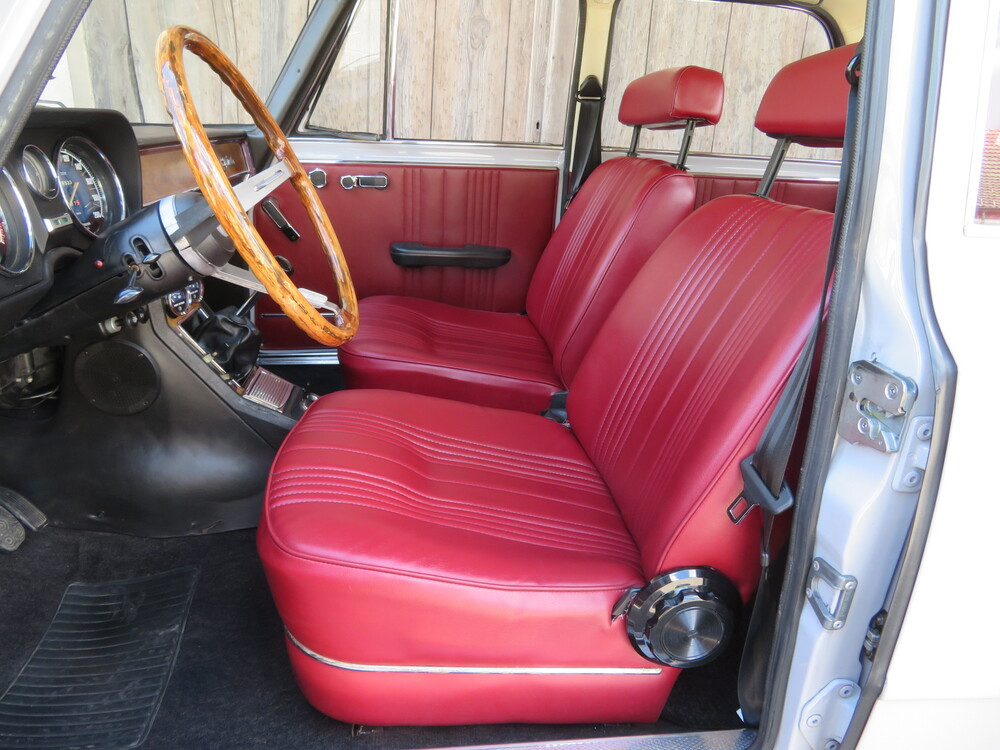 Alfa Romeo Giulia Nuova Super 1300 Limousine