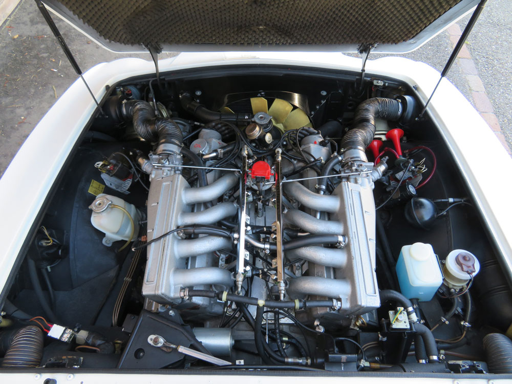 Aston Martin V8 Volante Cabriolet