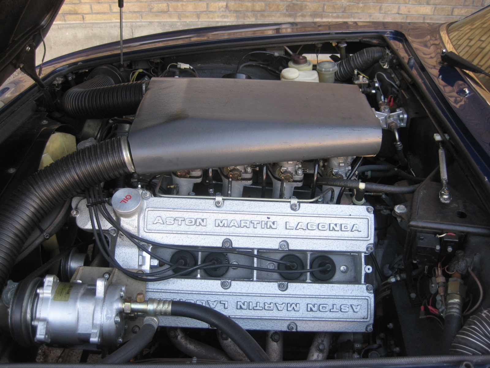 Aston Martin V8 Vantage Coupé