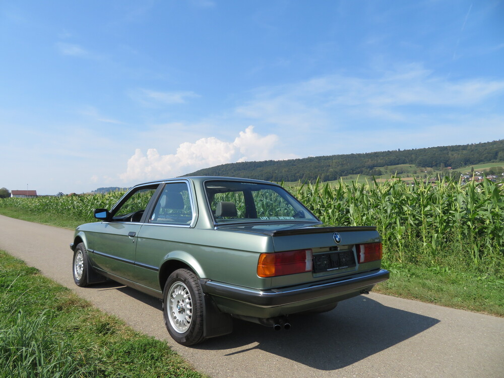 BMW 323i A Limousine