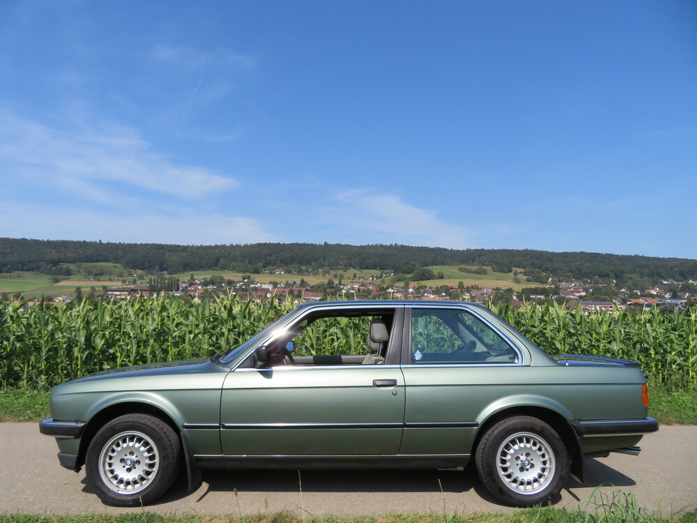 BMW 323i A Limousine