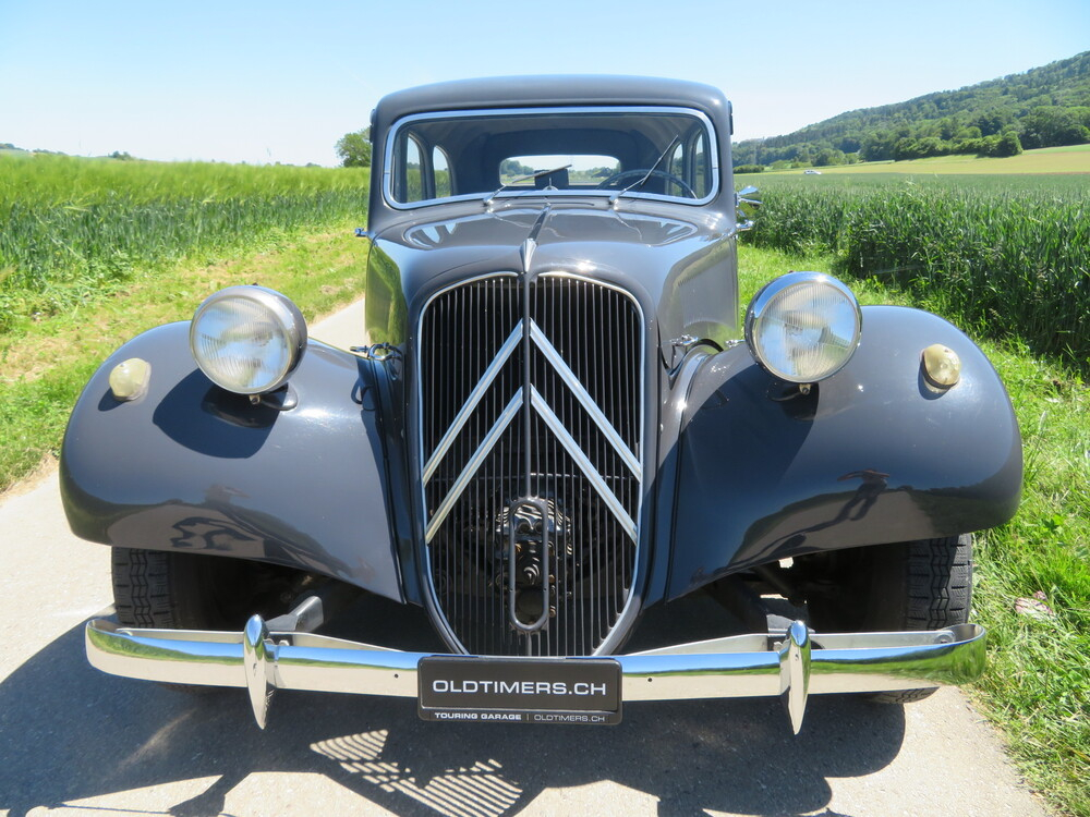Citroen Traction Avant 11 B Familiale Limousine