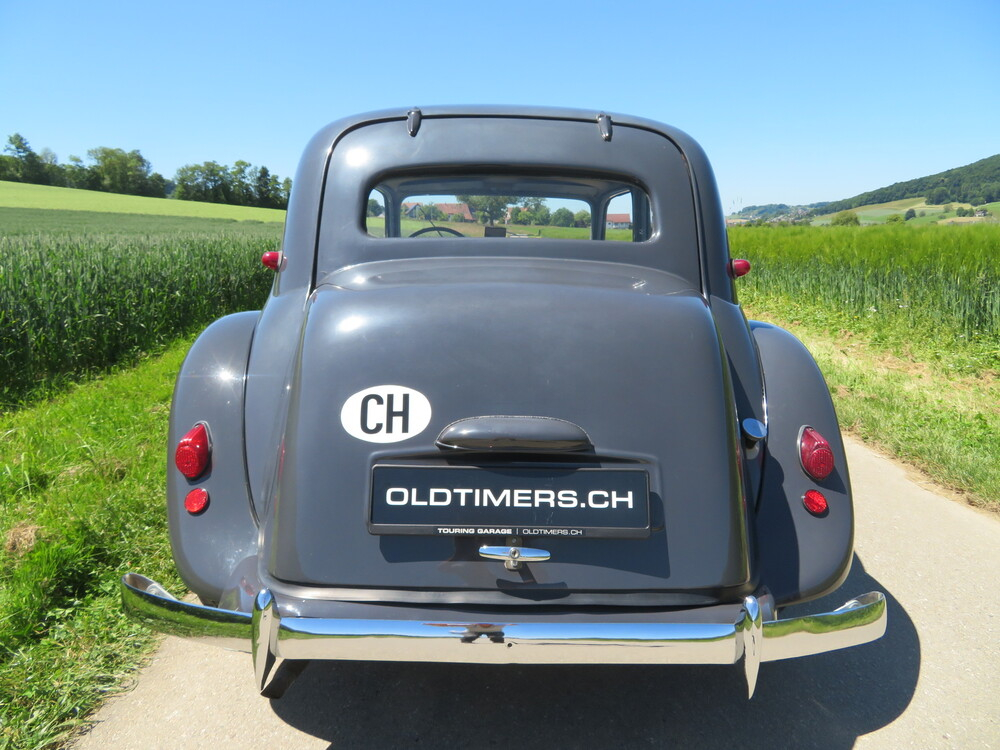 Citroen Traction Avant 11 B Familiale Limousine