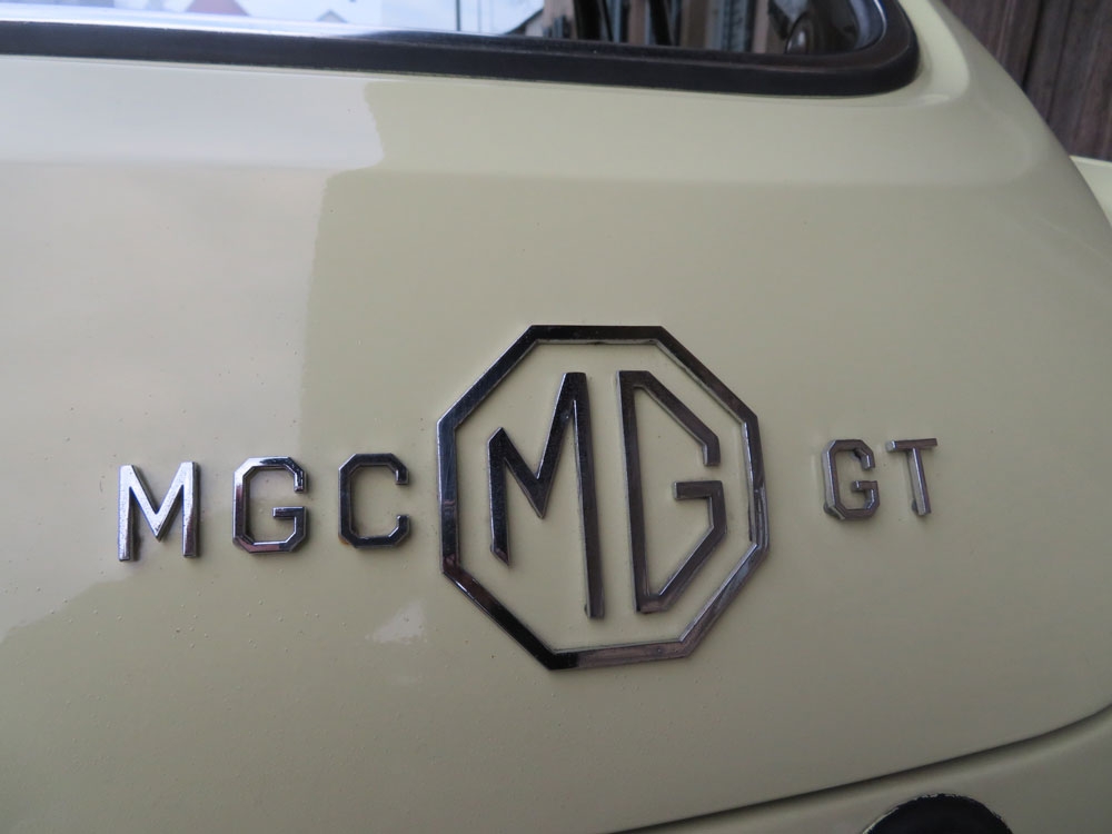 MG MGC GT Coupé