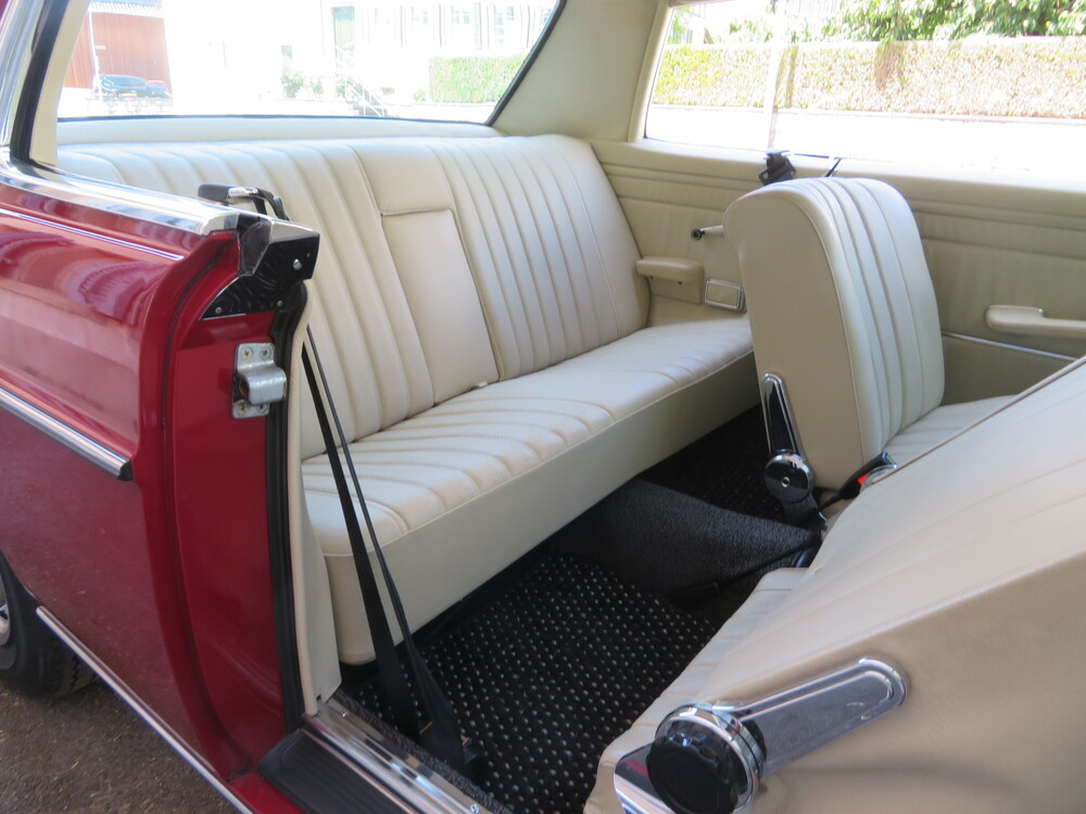 Mercedes-Benz 250 CE Coupé