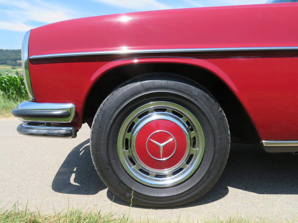 Mercedes-Benz 250 CE Coupé